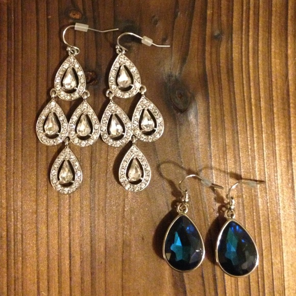 2 pairs of statement rhinestone earrings