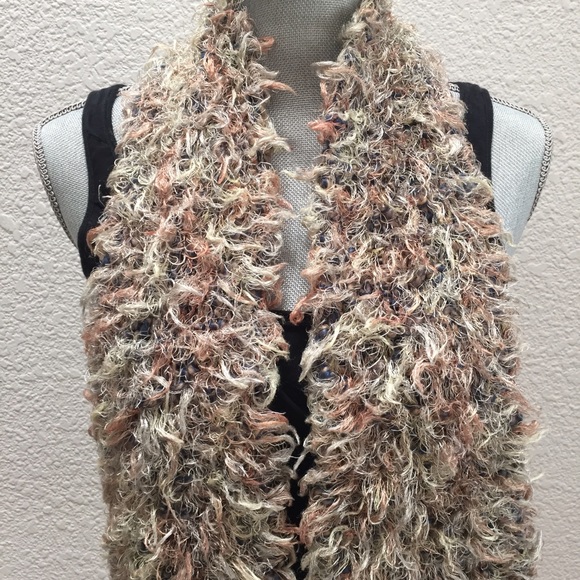 Wild hearts handmade scarf - Picture 3 of 3
