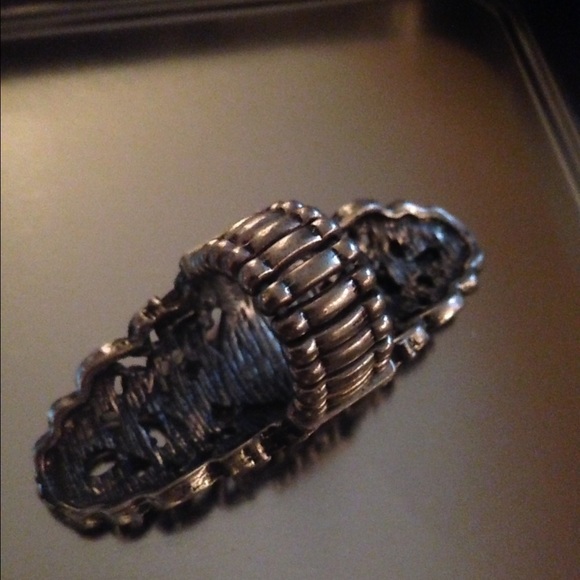 Ring - Picture 2 of 4