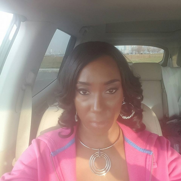 Meet your Posher, Roxanne - Picture 1 of 1