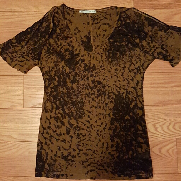 Brown/black top