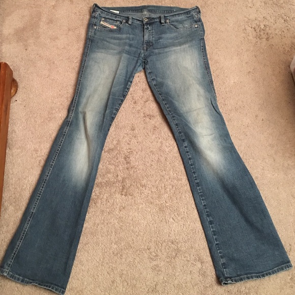 Worn-in Diesel Jeans 💙
