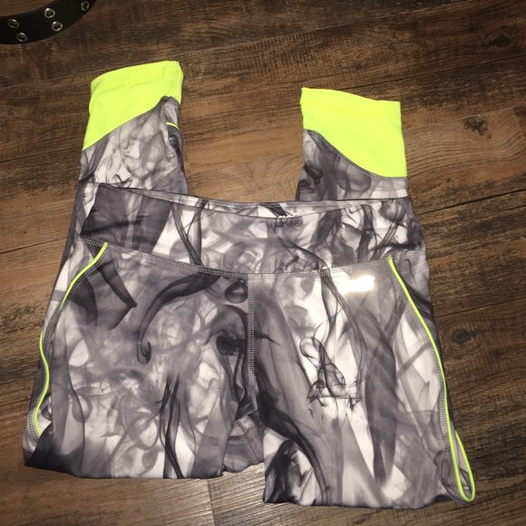 Yoga leggings ON HOLD