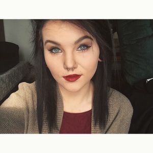 Meet your Posher, Amber