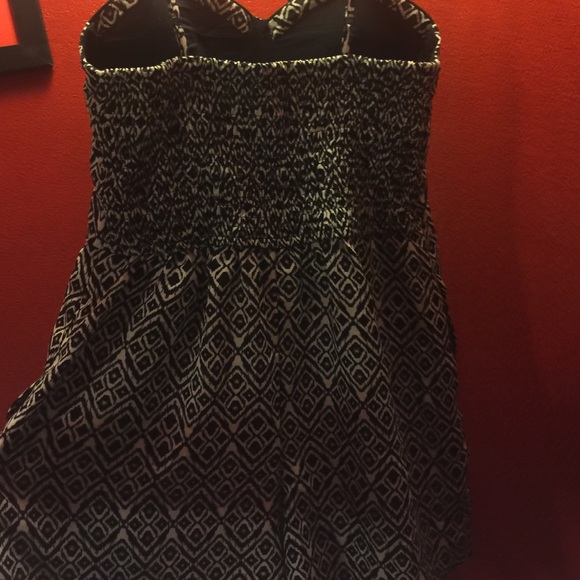 🔴🔴🔴🔴SOLD🔴🔴🔴🔴Romper - Picture 4 of 4