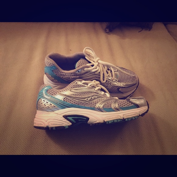 Saucony running sneakers 😀
