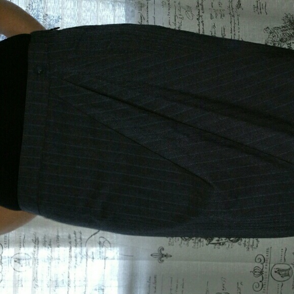 Focus 2000 pinstripe pencil skirt size 10