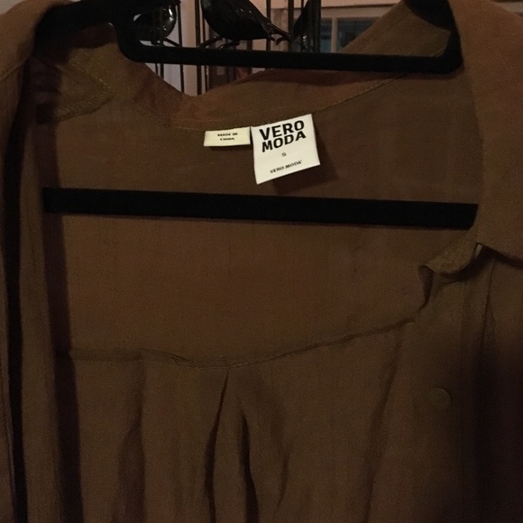 Vera moda button up - Picture 2 of 2