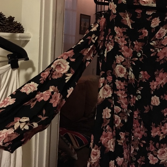 Flynn Skye floral dress - Picture 3 of 4