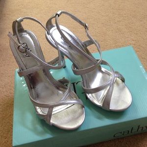 Cathy Jean silver heels size 7