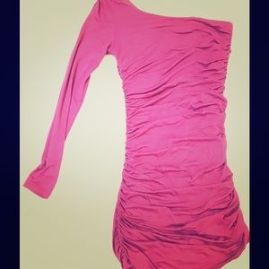 One sleeve, purple dress