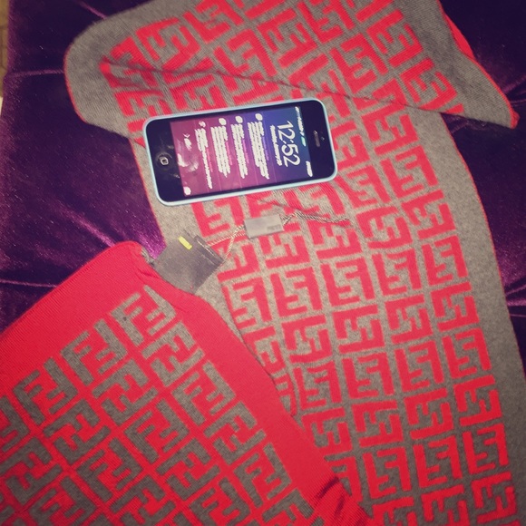 Fendi wool scarf with serial number attached