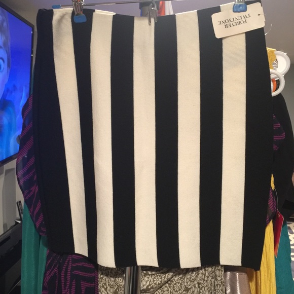 Forever 21 mini skirt. NWT size medium.
