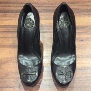 Tory Burch Black Logo Pumps
