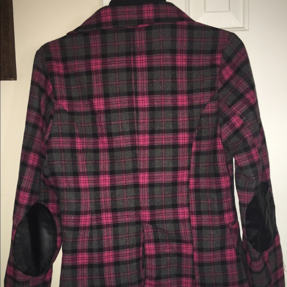 Blazer - Picture 3 of 3