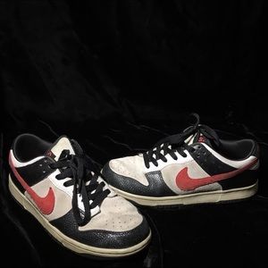 Nike 6.0 Low Top Dunks. Men Size 9.