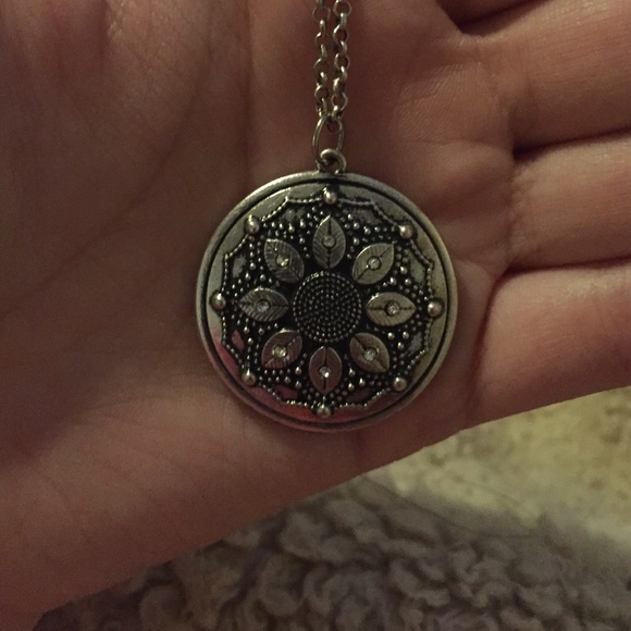 Vintage look pendant