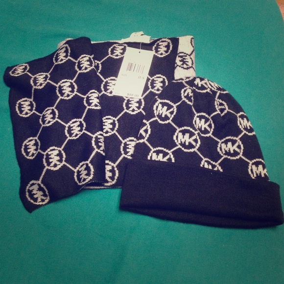 Reduced! NWT! Michael Kors scarf and beanie set!