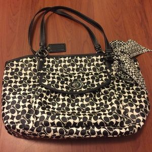 Coach black and white bow tote