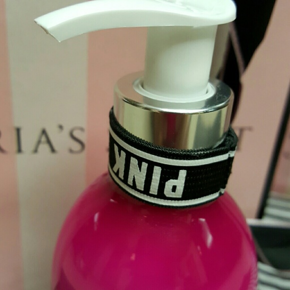 BNWT VS Pink Blackcurrant & Peony Lotion - Picture 2 of 4