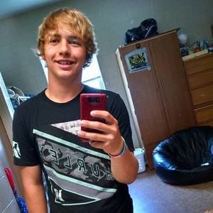 Meet your Posher, Hunter