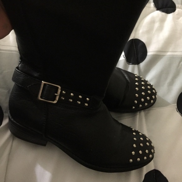 Studded boots - Picture 4 of 4