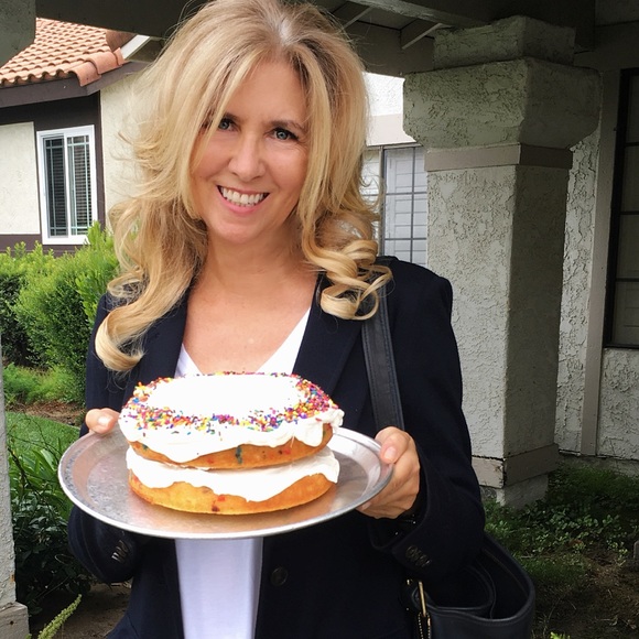 Meet your Posher, Jennifer - Picture 3 of 8