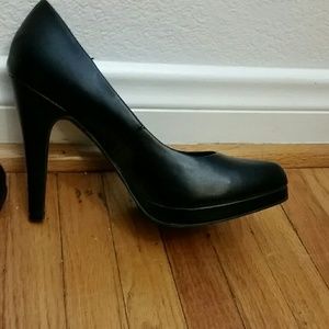 Black Platform stiletto
