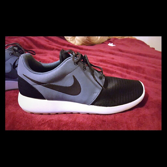 NWOT Mens Nike