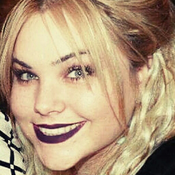 Meet your Posher, Kayla - Picture 1 of 1