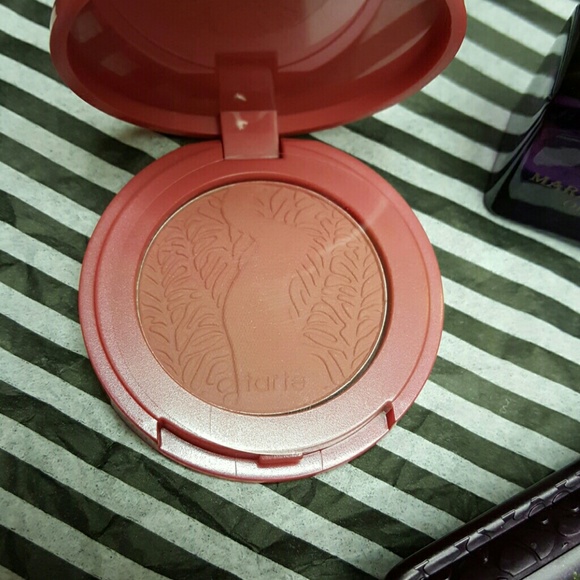 BN Tarte Makeup Kit **Final Reduction** - Picture 2 of 4