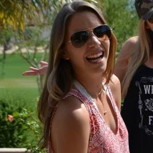 Meet your Posher, Ana