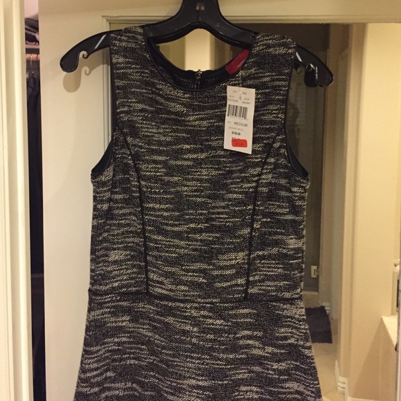 RED Label Dress - Picture 4 of 4