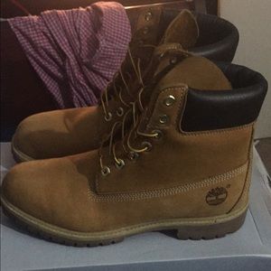 MENS Timberland 6" Wheat boot size 10