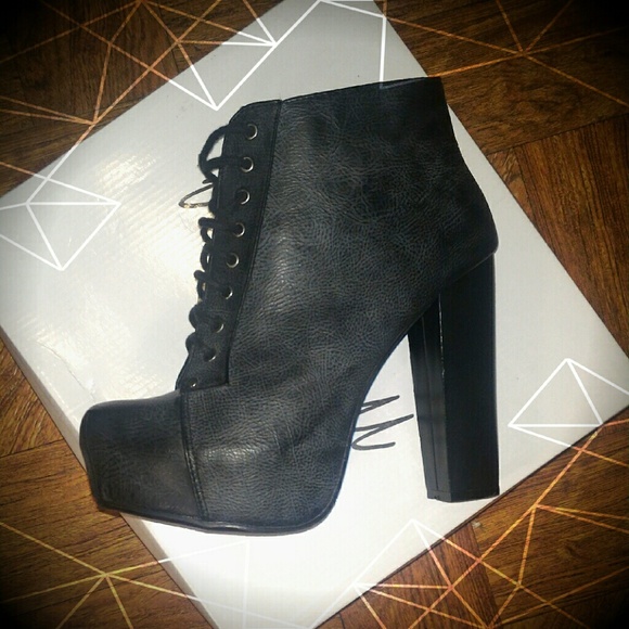 iheartu Black Platform Lace-Up Ankle Boots