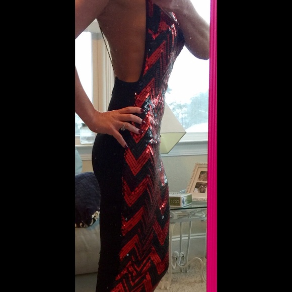 HOT BACKLESS DRESS🔥 NWT - Picture 2 of 4