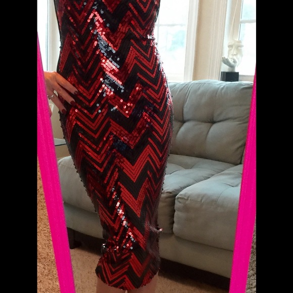 HOT BACKLESS DRESS🔥 NWT - Picture 3 of 4