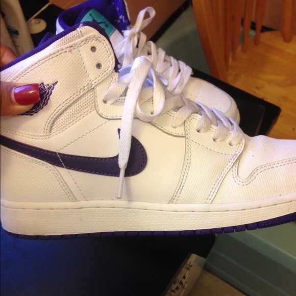 High top Nike Jordan's - Picture 3 of 3