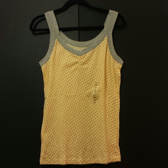 Gap shirt