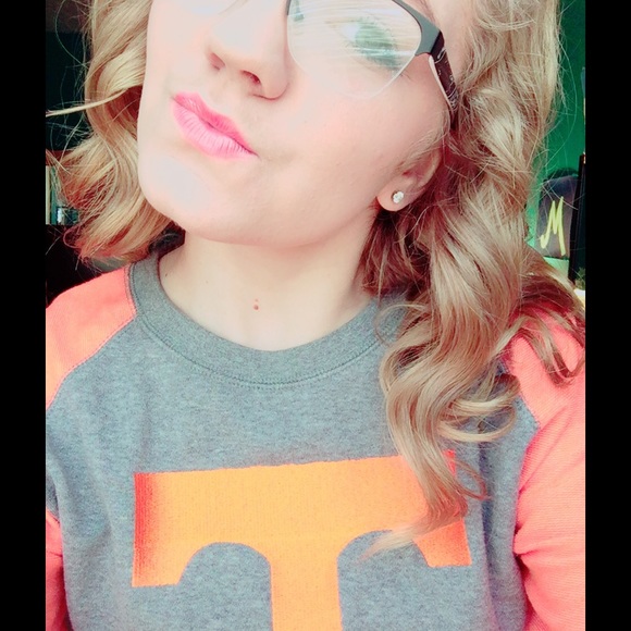 Meet your Posher, Makayla - Picture 1 of 1