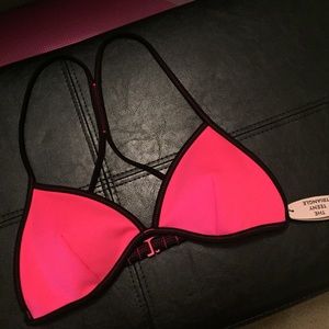 NWT VS SMALL BIKINI TRIANGLE TOP