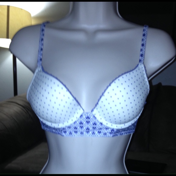 Victoria's Secret plunge bra nwt