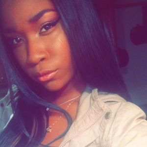 Meet your Posher, Daira