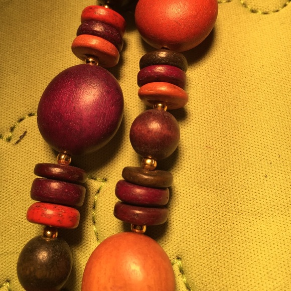 2 Wooden Necklace Set - Picture 2 of 4