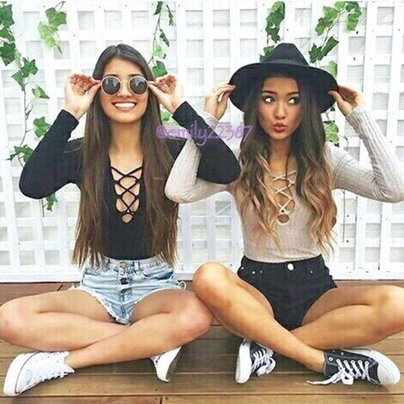 1 DAY SALE🚨LAST ONE! Ribbed Lace-Up Bodysuit - Picture 2 of 3