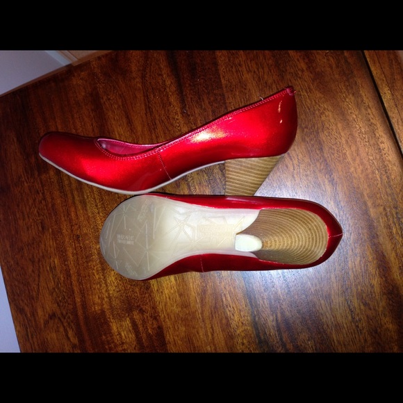 Glossy Red Shoes NWOT