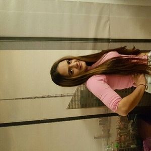 Meet your Posher, Leticia