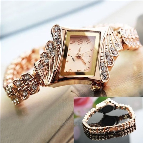 SOLD!! Quartz Watch Rose Gold Tone W Rhinestones - Picture 2 of 3