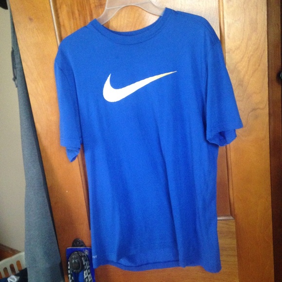 Nike Tee - Picture 1 of 1