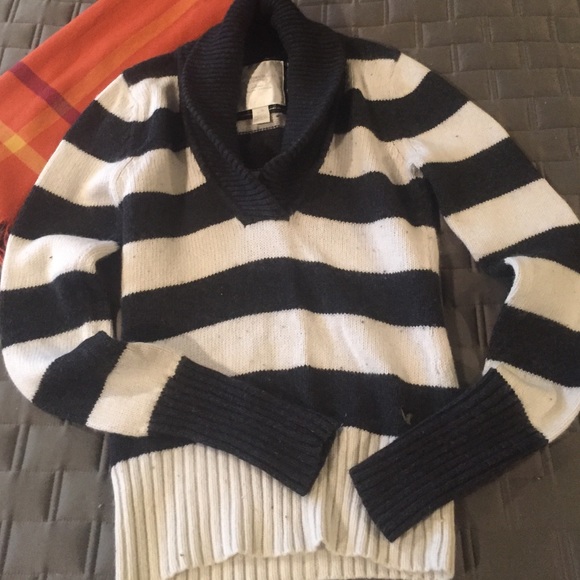 FLASH SALE American Eagle sweater